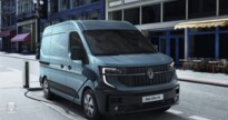 Nieuwe-Renault-Master-E-Tech-electric-zet-nieuwe-standaard-met-460-kilometer-actieradius-1170x878 (960 x 720)
