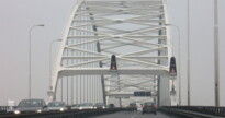 800px-Merwedebrug_Sleeuwijk.jpg