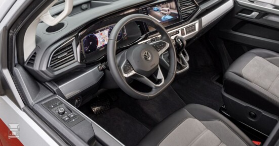 VW_T6.1_Multivan_Cruise-dashLR1.jpg
