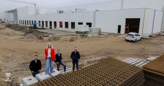 Bakker Transport & Warehousing (2)-1400