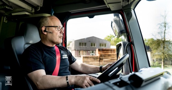 Chauffeur_rijdend_LR.jpg Chauffeur_rijdend_LR.jpg