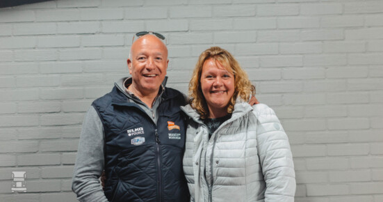 Esmeralda met Tim Coronel op de ikwordvrachtwagenchauffeur-instapdag in Rotterdam