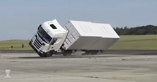 Crash1 (960 x 567) Crash1 (960 x 567)