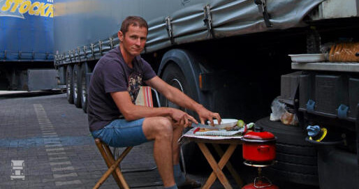 chauffeur-kamperen_copy.jpg chauffeur-kamperen_copy.jpg