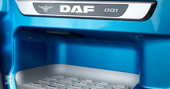 2018034-DAF-XF-anniversary-doorstep.jpg 2018034-DAF-XF-anniversary-doorstep.jpg