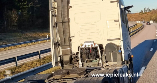 Volvo camera rear view mirror2 copy Volvo camera rear view mirror2 copy