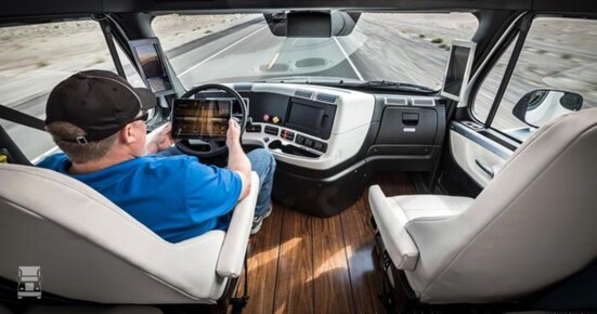 zeflrijdende_freightliner.jpg zeflrijdende_freightliner.jpg