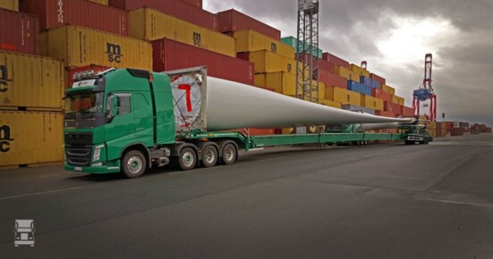 quatro-blade-trailer_3LR.jpg quatro-blade-trailer_3LR.jpg