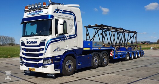 Van-den-Heuvel_Scania-2-pers-2020.jpg Van-den-Heuvel_Scania-2-pers-2020.jpg