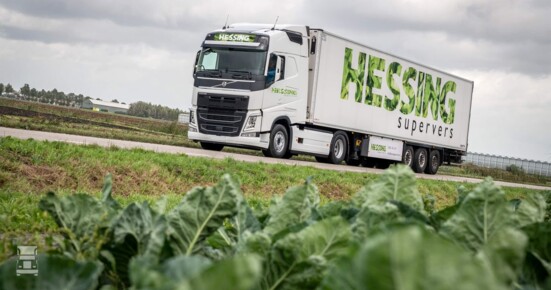 Volvo_FH_met_I-Save_voor_Hessing_Logistiek_LR.jpg Volvo_FH_met_I-Save_voor_Hessing_Logistiek_LR.jpg