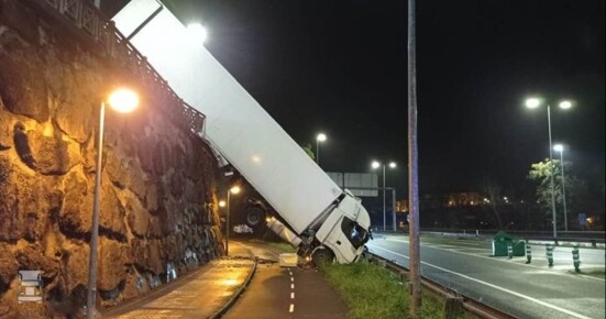 iveco_stralis_handrem_spanje.jpg iveco_stralis_handrem_spanje.jpg