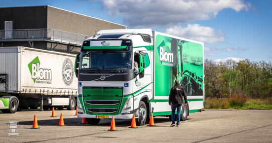 Volvo FH Verkeersschool Blom (1) Volvo FH Verkeersschool Blom (1)
