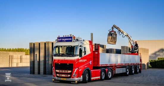 Volvo FH Oldskool_zijkant_Teun op kraan Volvo FH Oldskool_zijkant_Teun op kraan