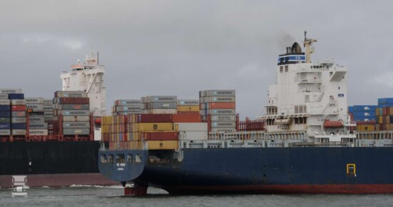 Containershipping.jpg Containershipping.jpg