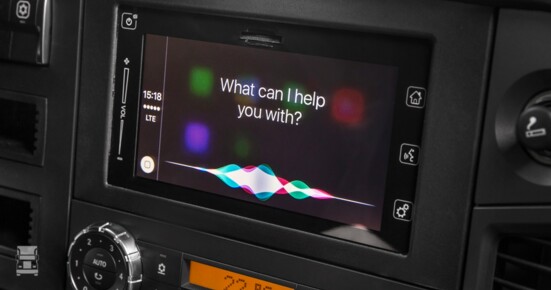 CarPlay_2.jpg CarPlay_2.jpg