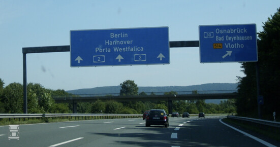 Autobahn_with_Berlinsign.jpg Autobahn_with_Berlinsign.jpg