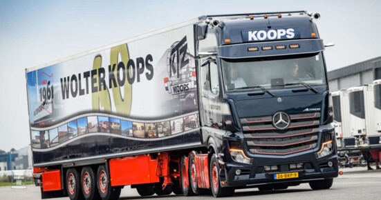 B025_Unieke_Actros_ter_ere_van_60-jarig_jubileum_Wolter_Koops-1400.jpg