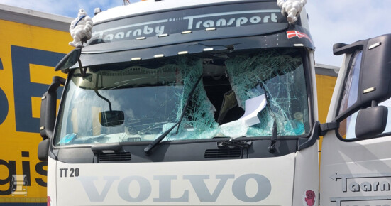 Wiel door de voorruit (122) Wiel door de voorruit (122)