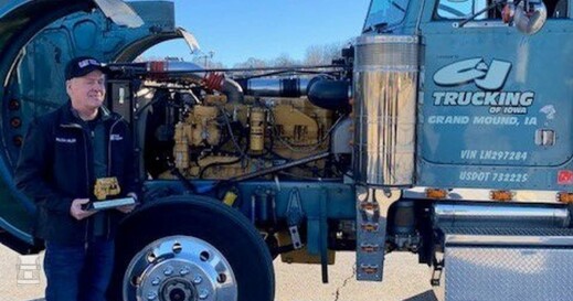 Cat-mio-miles1.jpg Cat-mio-miles1.jpg