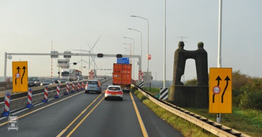 Haringvlietbrug_LR.jpg
