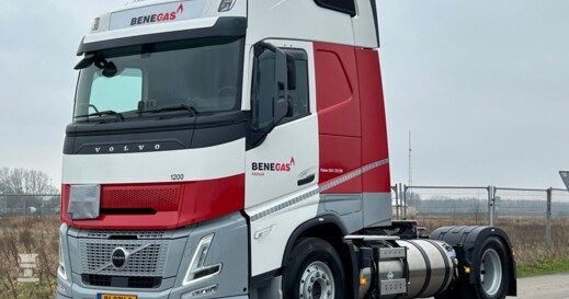 Volvo FH Aero LNG (2) Volvo FH Aero LNG (2)