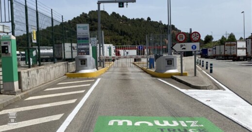 Mowiz-Porta-Barcelona-768x1024 (960 x 1280)