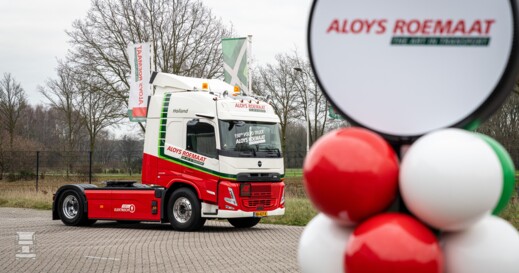 150ste Volvo-truck voor Aloys Roemaat Transport is FM Electric (6) 150ste Volvo-truck voor Aloys Roemaat Transport is FM Electric (6)