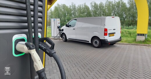 Vivaro-e3LR.jpg Vivaro-e3LR.jpg