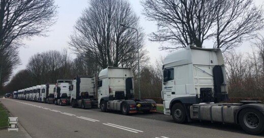 Geleen-trucks-rij.jpg