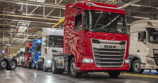 DAF--truck-factory-LR_1.jpg