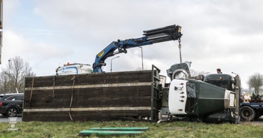 B-Mack gekanteld (3) B-Mack gekanteld (3)