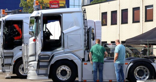 BIGtruck Noah's Cabinteriors (7)