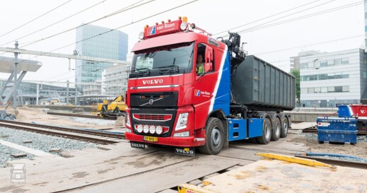 Roon-2.jpg Roon-2.jpg