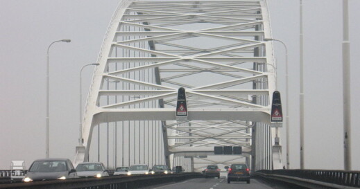800px-Merwedebrug_Sleeuwijk.jpg
