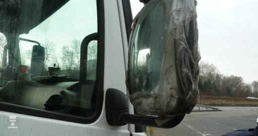 defekterAusenspiegel_LR.jpg defekterAusenspiegel_LR.jpg