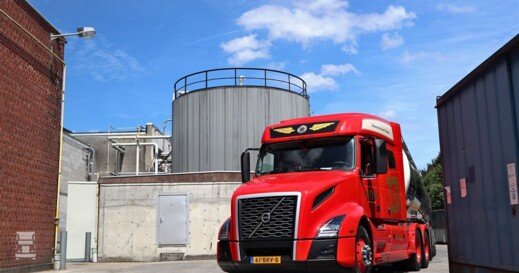 BIGtruck Volvo VNL Den Hartogh (960 x 640)