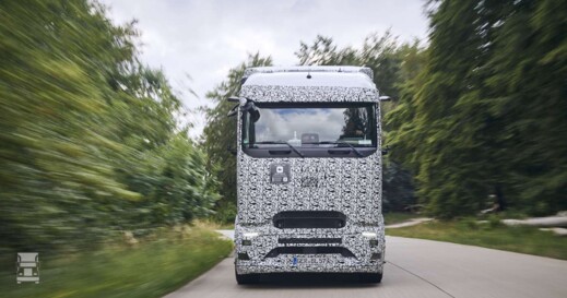 E-Actros Long Haul (1) E-Actros Long Haul (1)