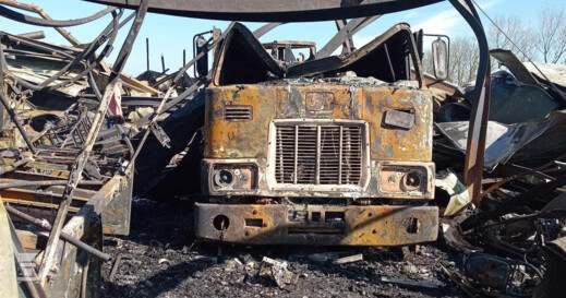 Mack F-700 Rynart Trucking Brand