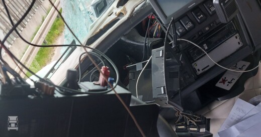 Wiel door de voorruit (5) Wiel door de voorruit (5)