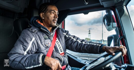 Jimry_in_de_cabine_-_low_res.jpg Jimry_in_de_cabine_-_low_res.jpg