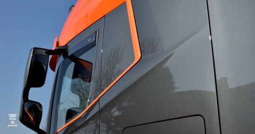 Land Transport DAF XG (17)-1400