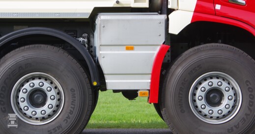 VOLVO_10x4_uitlaat_Veldhuizen_vd Beeten rz VOLVO_10x4_uitlaat_Veldhuizen_vd Beeten rz