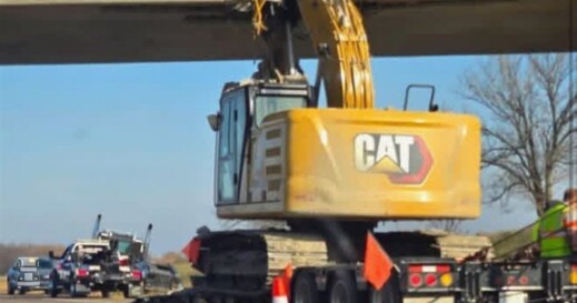 BIGtruck lading door viaduct 3 (800 x 751)