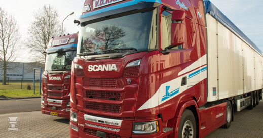 Van-de-Kamp_Scania-2-pers-2019.jpg Van-de-Kamp_Scania-2-pers-2019.jpg