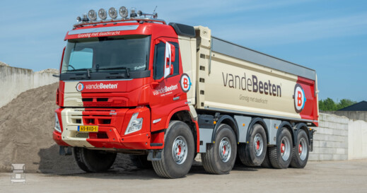 VOLVO 10x4 vd Beeten lv VOLVO 10x4 vd Beeten lv