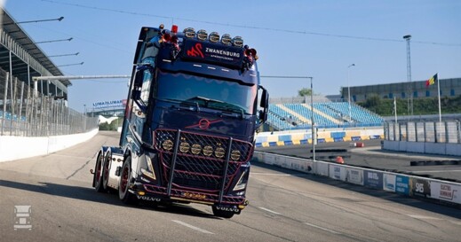 Zwanenburg-VolvoFH6x2-circuit-tribune-2 (960 x 640)