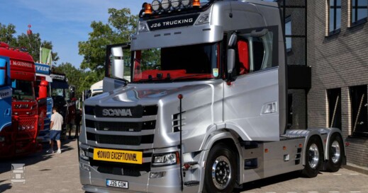 BIGtruck Noah's Cabinteriors (3)