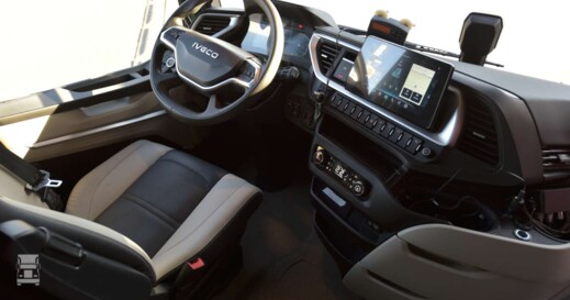 BIGtruck Iveco S-Way (6)-1400