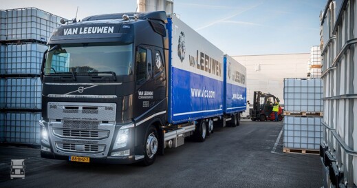 Volvo_FH_met_extra_lange_slag_luchtbalgen_Van_Leeuwen_Container_Service_2_lowres_1.jpg