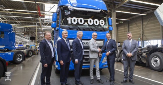 100000th-new-CF-and-XF-handover_LR.jpg